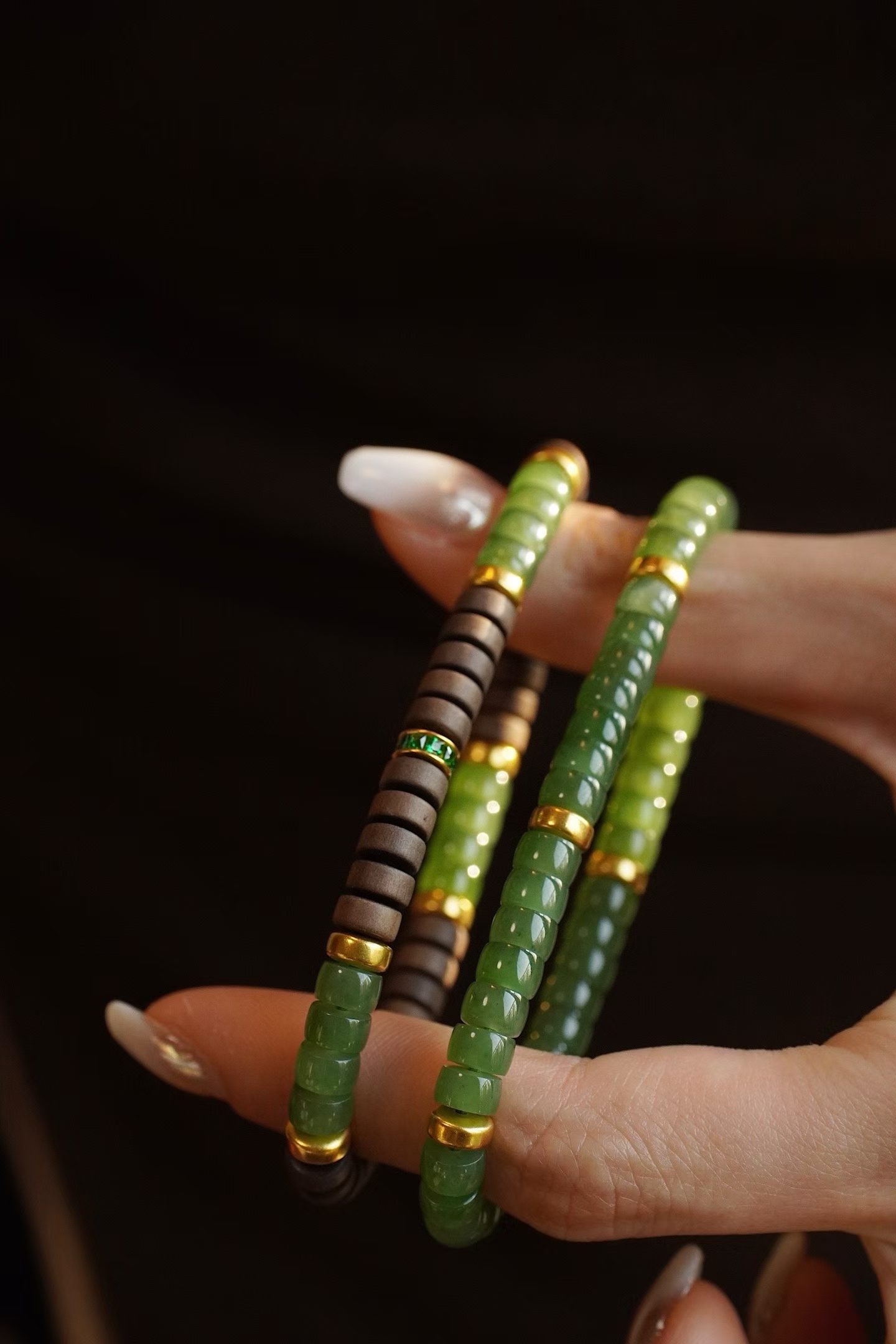 Hetian Jade and Laoshan Sandalwood Bracelet with 999 Gold Accents - Image 4
