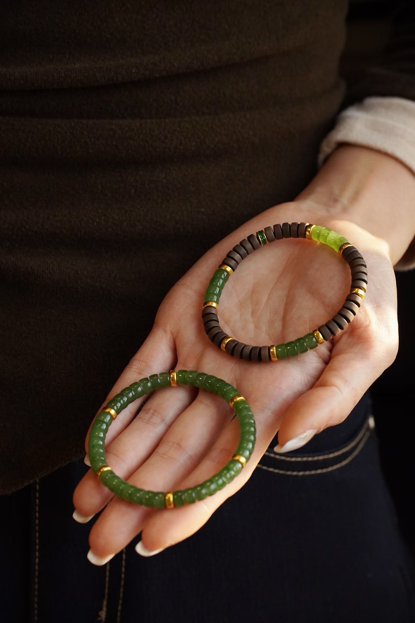 Hetian Jade and Laoshan Sandalwood Bracelet with 999 Gold Accents - Image 5