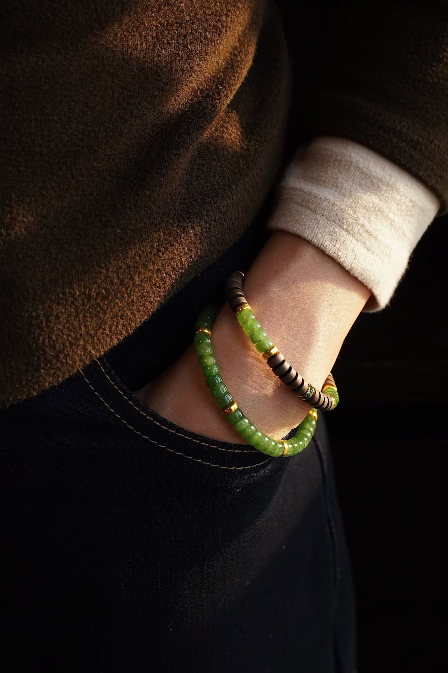 Hetian Jade and Laoshan Sandalwood Bracelet with 999 Gold Accents - Image 7