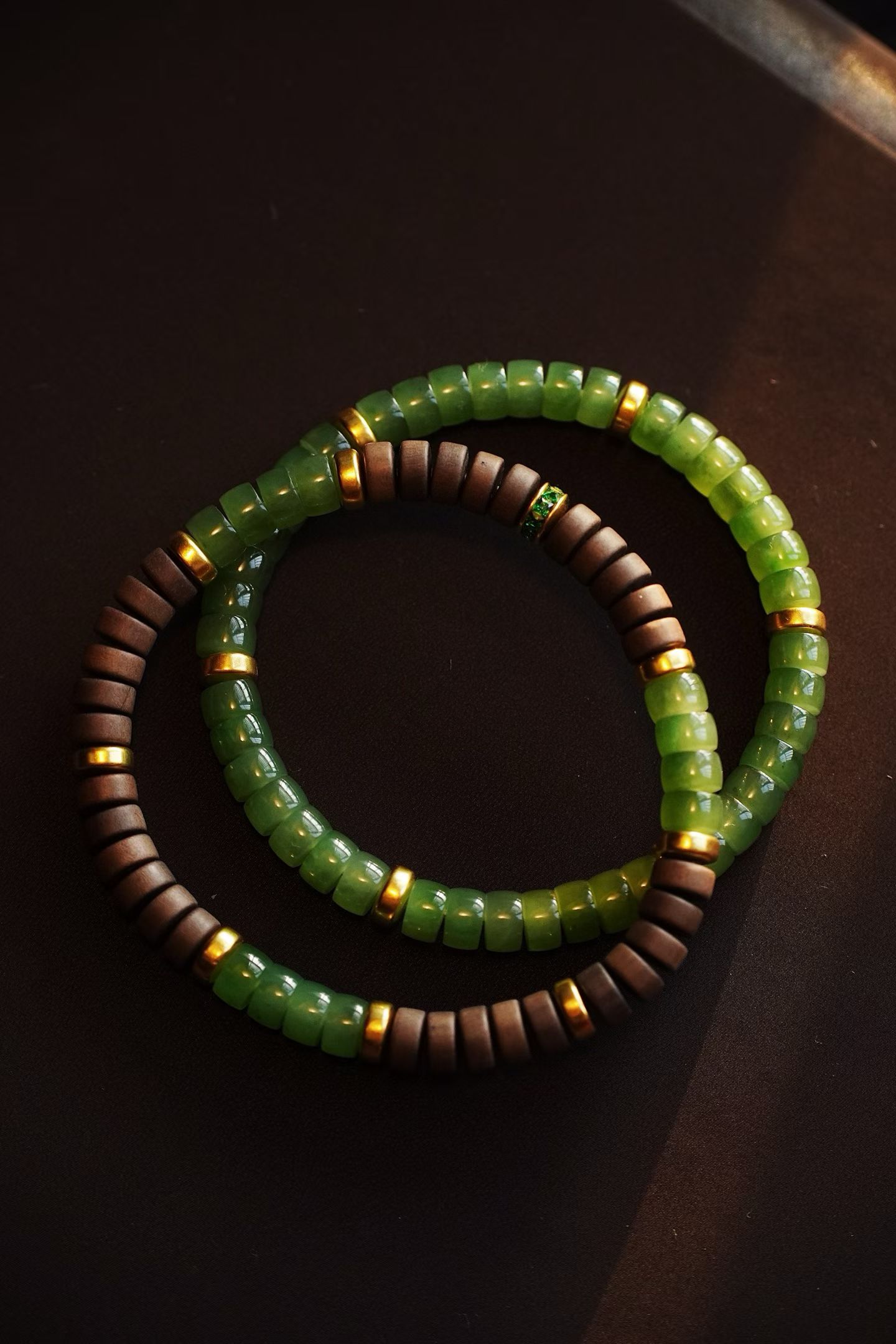 Hetian jade and Laoshan sandalwood bracelets with 999 gold accents, with and without zircon